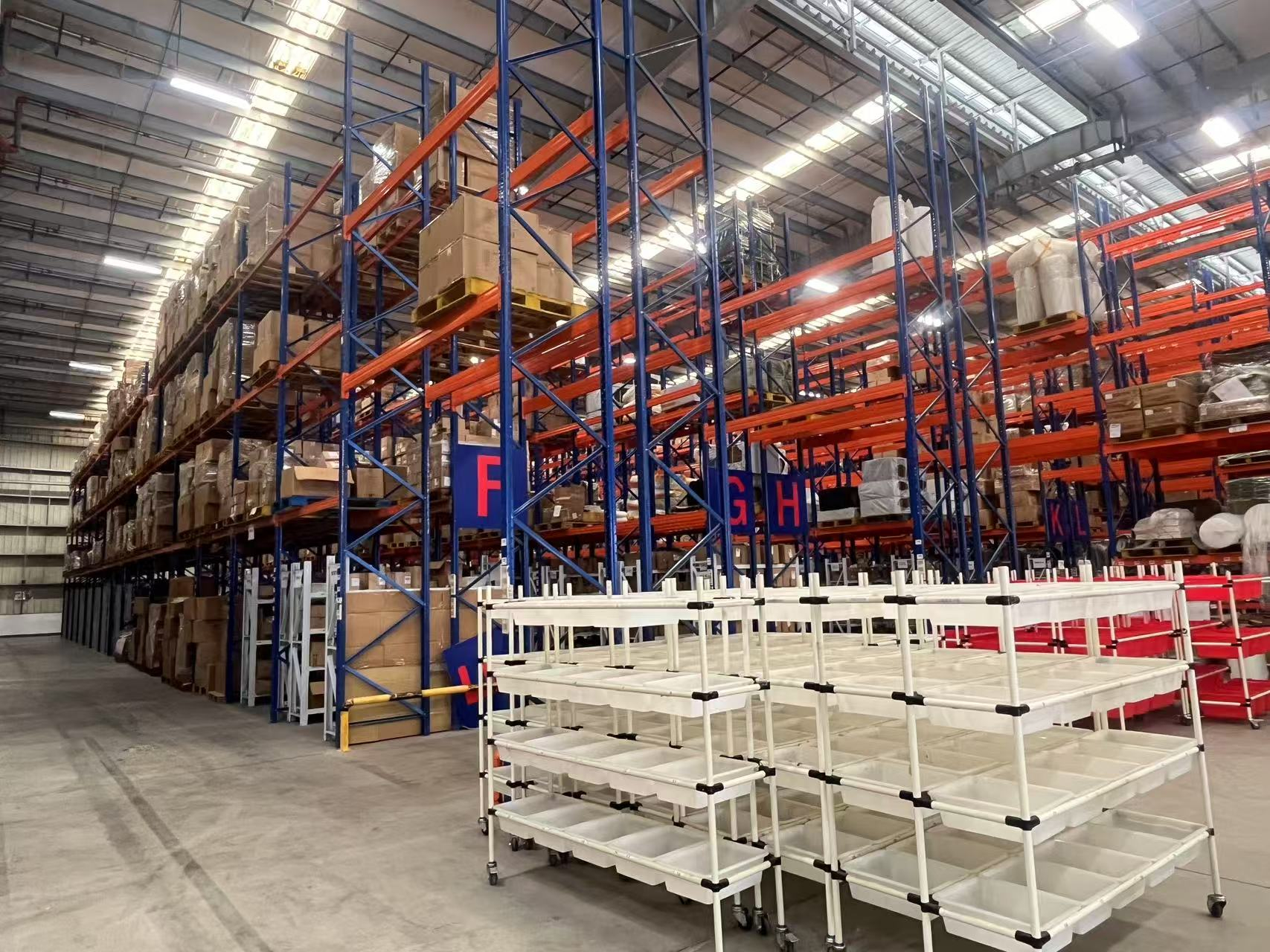 上海第三方倉(cāng)儲(chǔ)托管解決方案:電商云倉(cāng)發(fā)貨如何降本增效?