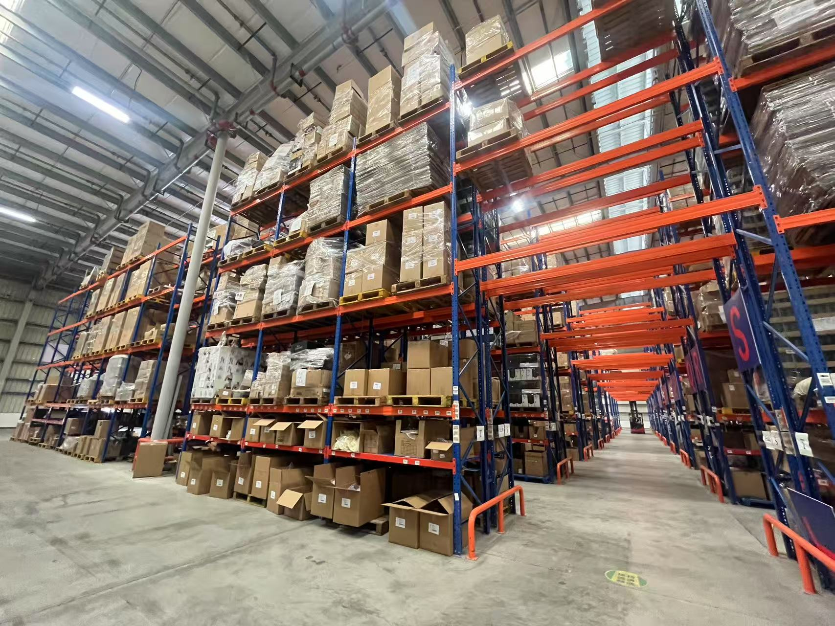 云倉代發貨 vs 自建倉儲:哪種模式更適合你?